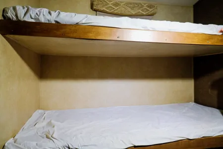 RADIANCE Travel Trailer / Sleep 9 / Bunk Beds