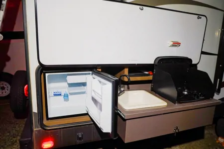 RADIANCE Travel Trailer / Sleep 9 / Bunk Beds