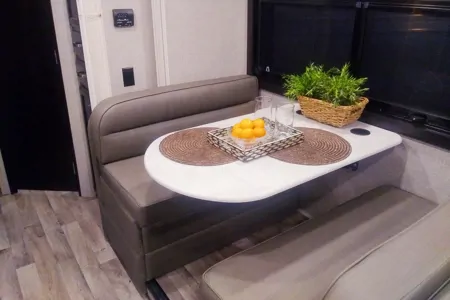 2020B CONVENIENT & EASY TO DRIVE!!! JAYCO ALANTE 26X