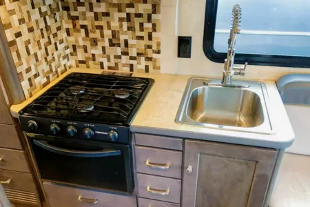 Winnebago Fuse 23T Class C