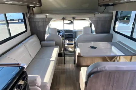 Winnebago Minnie Winnie 25B Classe C
