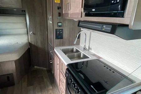 Winnebago Minnie Winnie 25B Classe C