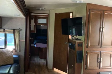 Coonhound RV 300BH Hemisphere  Travel Trailer 37  ft