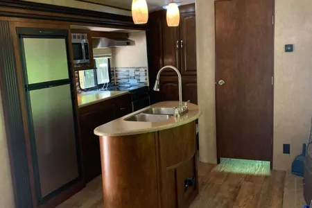 Coonhound RV 300BH Hemisphere  Travel Trailer 37  ft