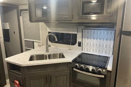 Reuter’s Simply Shasta Traveler