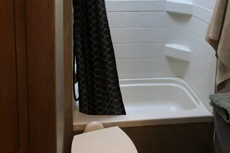 Back woods creek side 4 seasons 