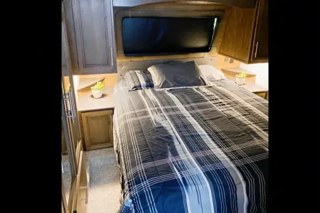 Joseph's Keystone Cougar  Fifth Wheel
