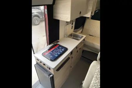 Winnebago Solis  - all you need Penthouse on Wheels (sleeps 6) ready for adventure!
