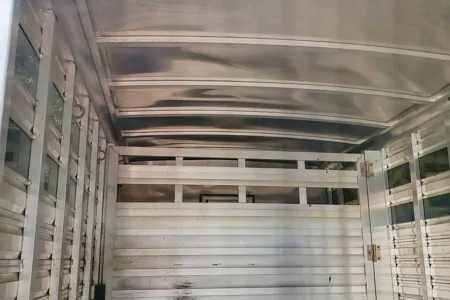 Molly's Exiss Living quarters stock trailer Fifth Wheel