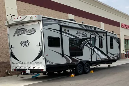 Eclipse Attitude 28 ibg Toy Hauler w/solar-generator-sleeps 8 