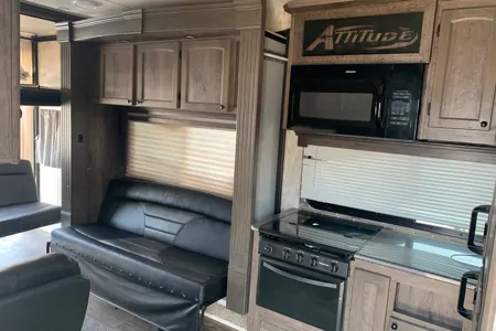 Eclipse Attitude 28 ibg Toy Hauler w/solar-generator-sleeps 8 