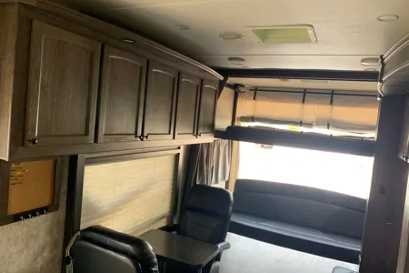 Eclipse Attitude 28 ibg Toy Hauler w/solar-generator-sleeps 8 