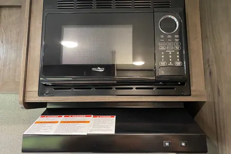 Only 3000lbs - Brand new 2021 Jayco 5 sleeper trailer