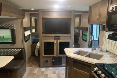 Jenson Coleman 2405BH Travel Trailer