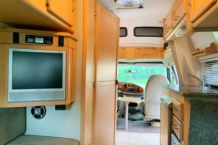 2006 Pleasure Way Camper Van- with solar