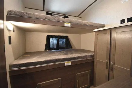 2020 Sunset Trail SS289QB Brand new! Sleeps 10!