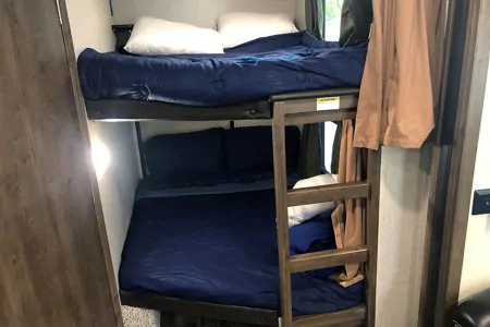 Incredible RV2 Glamping BBQ/Jacuzzi