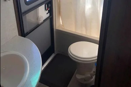 Incredible RV2 Glamping BBQ/Jacuzzi