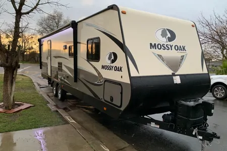 Darwin's Starcraft Mossy Oak Lite 283BH Travel Trailer