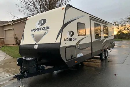 Darwin's Starcraft Mossy Oak Lite 283BH Travel Trailer