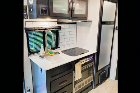 Ashley & Derek’s 2020 Surveyor Legend