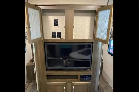 Katinka 's Keystone Bullet Premier 22RBPR  Travel Trailer