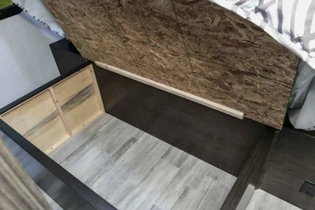 Coonhound RV Prowler 320 BH Travel Trailer