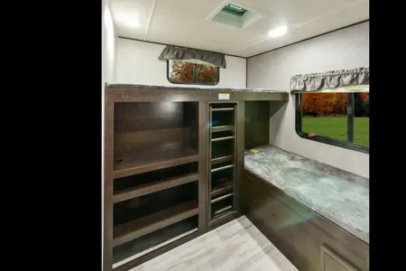 Coonhound RV Prowler 320 BH Travel Trailer