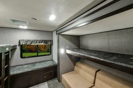 Coonhound RV Prowler 320 BH Travel Trailer