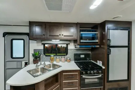 Coonhound RV Prowler 320 BH Travel Trailer