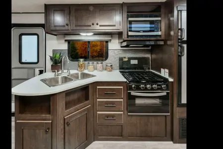 Coonhound RV Prowler 320 BH Travel Trailer