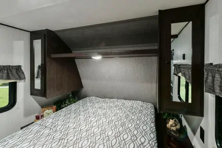 Coonhound RV Prowler 320 BH Travel Trailer