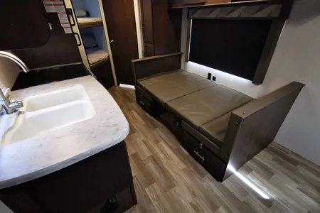 2019 Bunkhouse Beauty