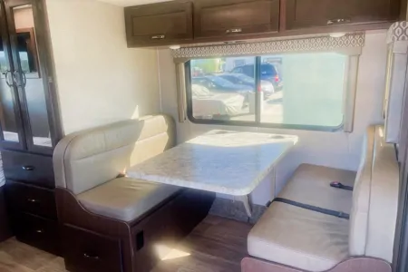 2020 Thor Motor Coach Freedom Elite Class C Delivery Included