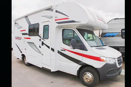 2020 Thor Motor Coach Freedom Elite Class C Delivery Included