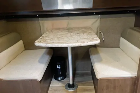  2019 Thor Motor Coach Freedom Elite 30fe Class C