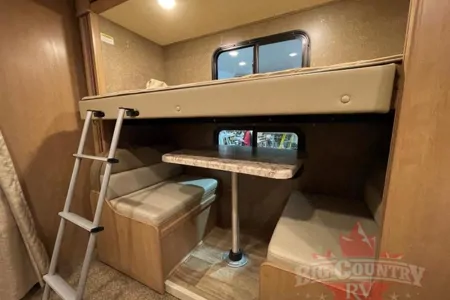 2020 Fourwinds 30D Class C