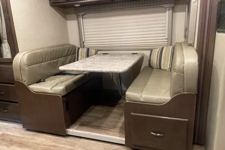 2019 Thor Motor Coach Freedom Elite Class C Delivery Included