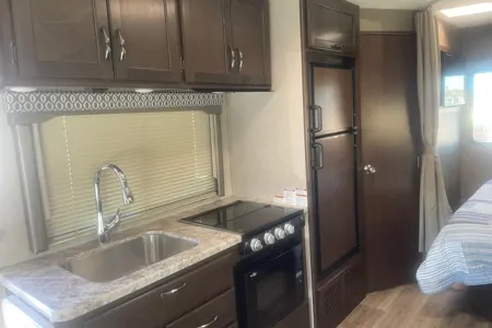 2019 Thor Motor Coach Freedom Elite Class C Delivery Included