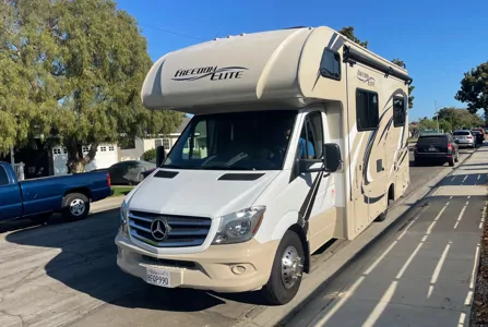 2019 Thor Motor Coach Freedom Elite Class C Delivery Included