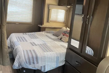 2019 Thor Motor Coach Freedom Elite Class C Delivery Included
