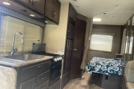 2019 Thor Motor Coach Freedom Elite Class C Delivery Included