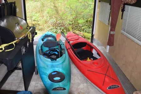 TRAVEL TRAILER or TOYHAULER you decide?