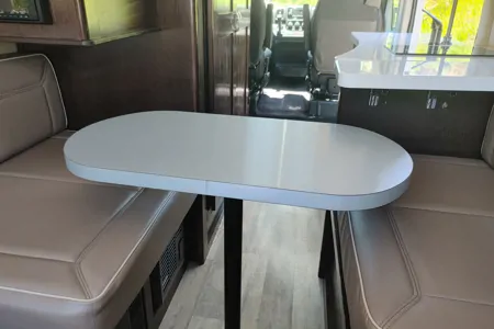 Luxury Class B National Regency Traveller TVL