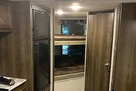 The Canadian Bullet 🍁 🏕️ 🔥 🛶 🍳