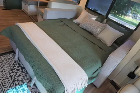 Joy the RV (Completely Renovated Class A)