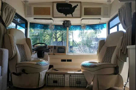 Joy the RV (Completely Renovated Class A)