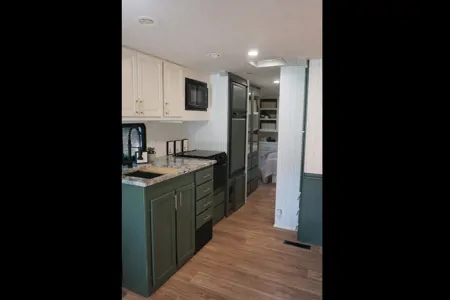 Joy the RV (Completely Renovated Class A)