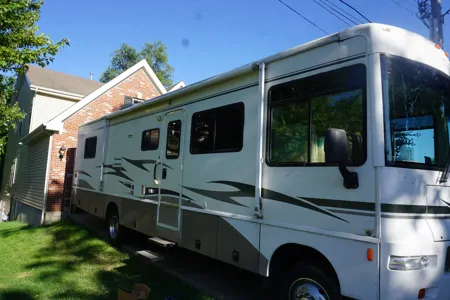 Joy the RV (Completely Renovated Class A)