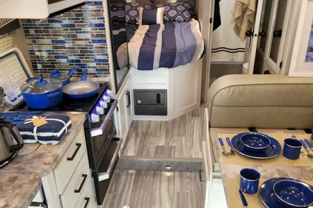 ALL-INCLUSIVE Brand New 2021 Thor Motor Coach Four Winds 22E Class C